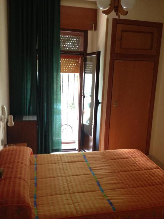 Hostal Cervantes Valdemoro Rum bild