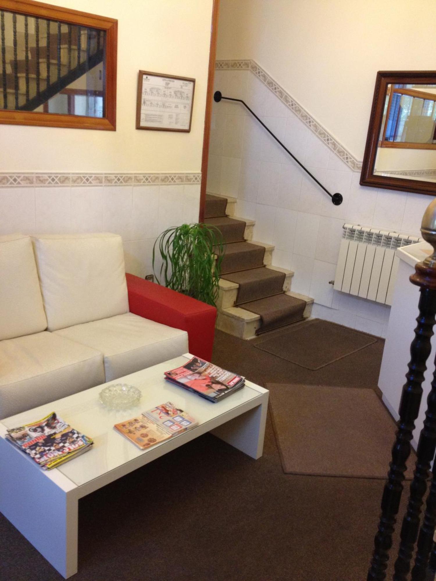 Hostal Cervantes Valdemoro Exteriör bild