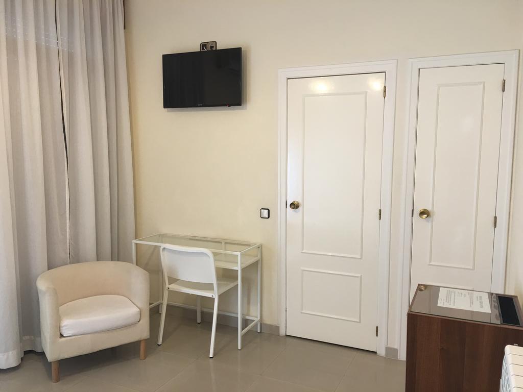 Hostal Cervantes Valdemoro Exteriör bild