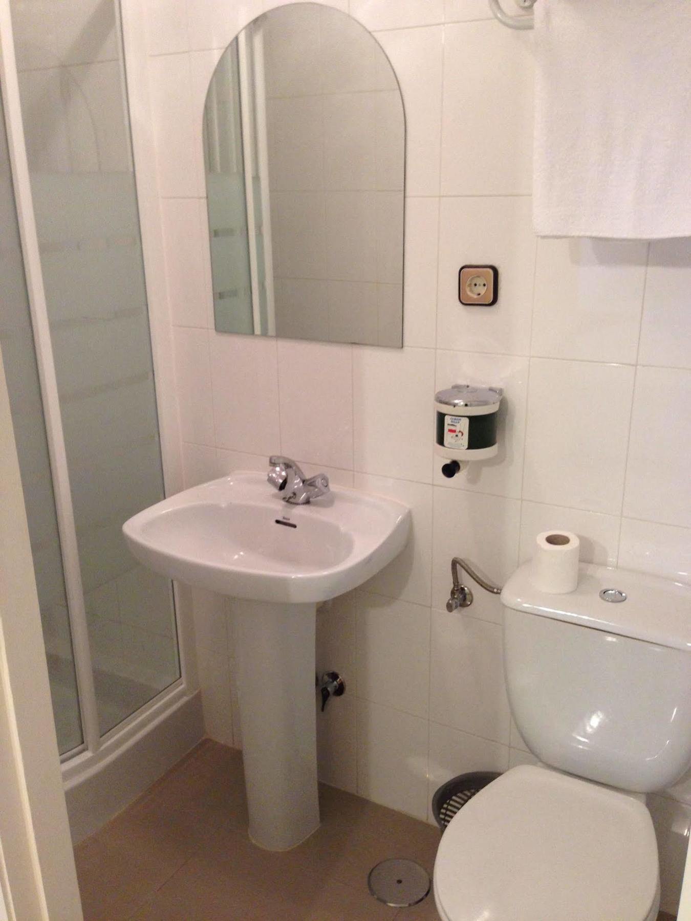 Hostal Cervantes Valdemoro Exteriör bild