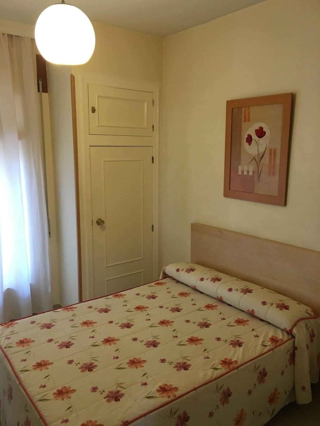 Hostal Cervantes Valdemoro Exteriör bild