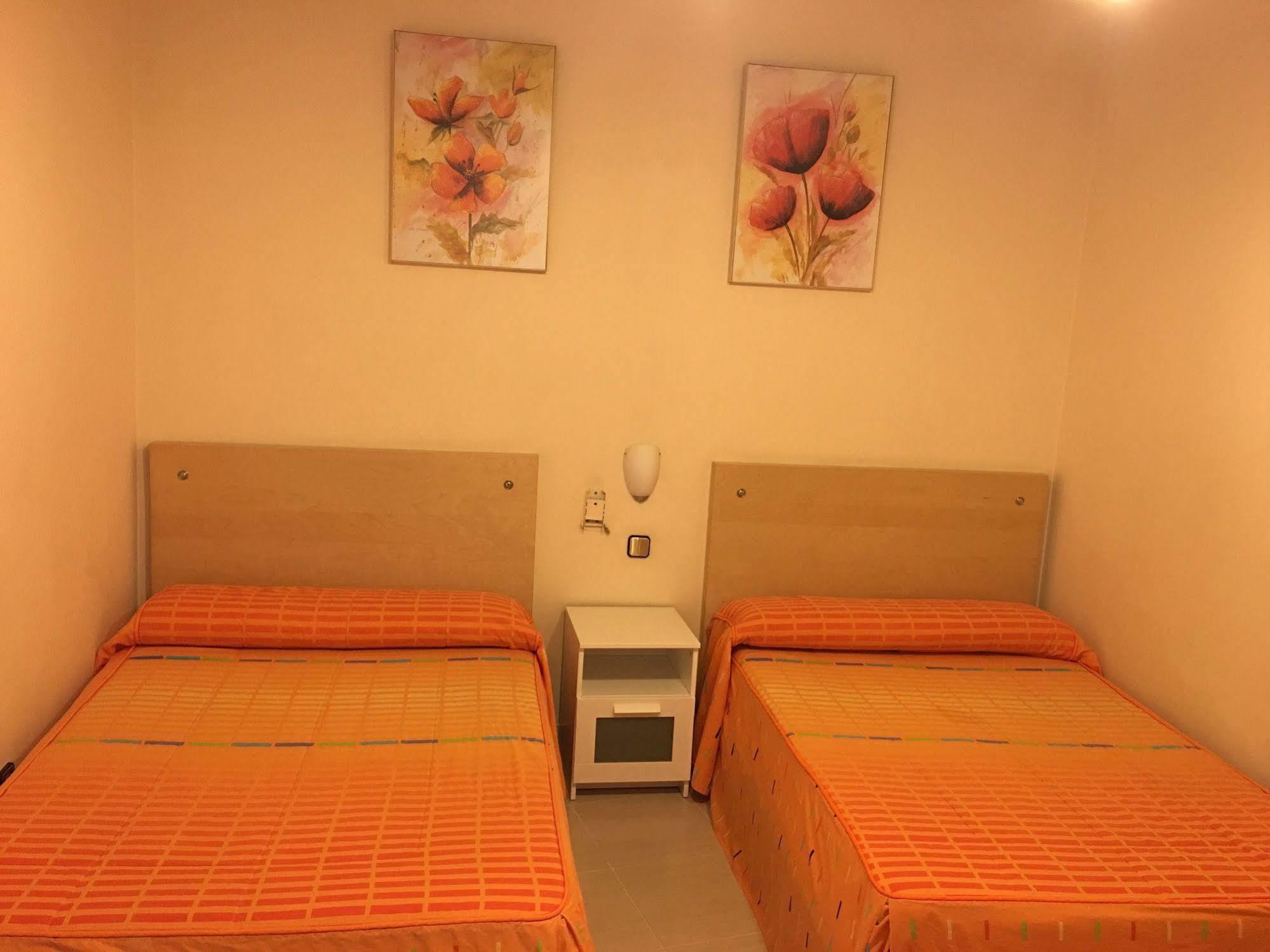 Hostal Cervantes Valdemoro Exteriör bild