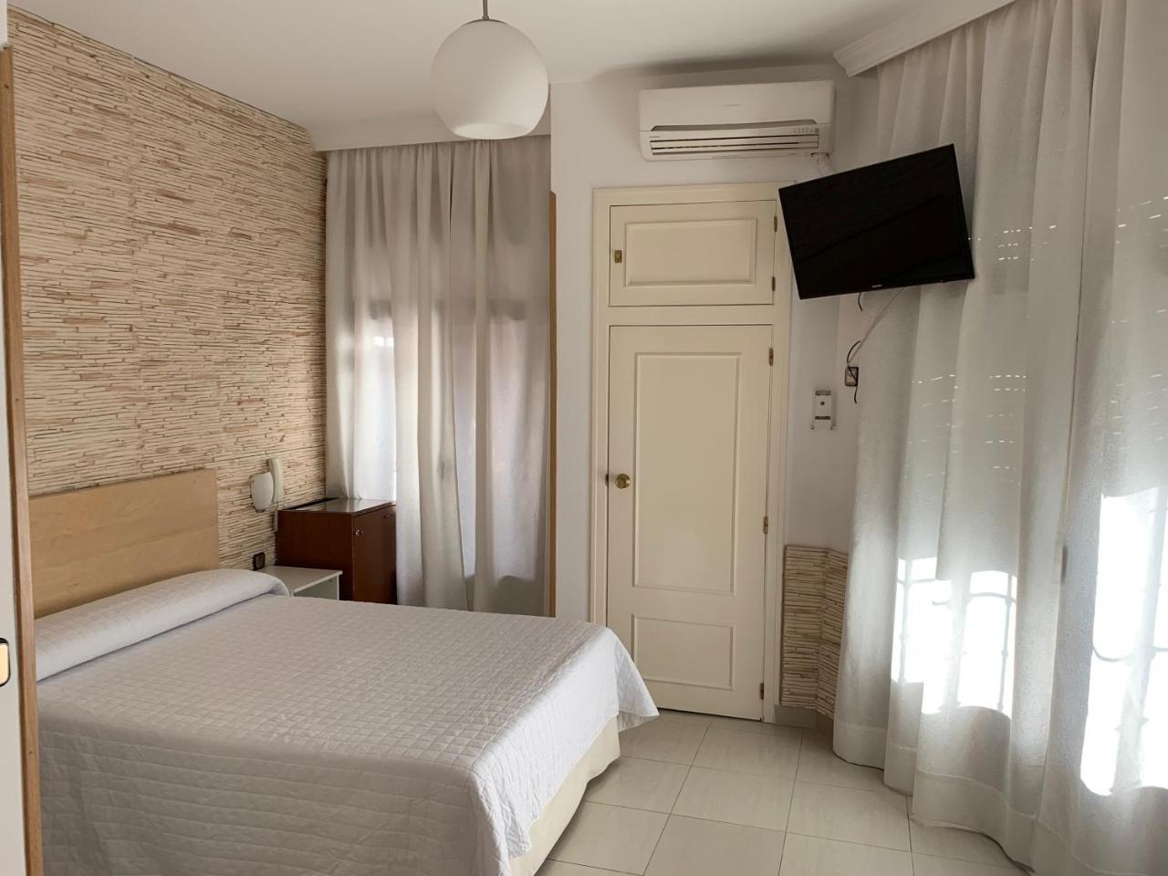 Hostal Cervantes Valdemoro Exteriör bild