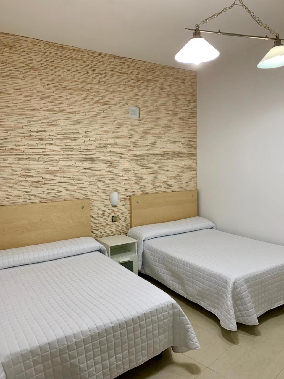 Hostal Cervantes Valdemoro Exteriör bild