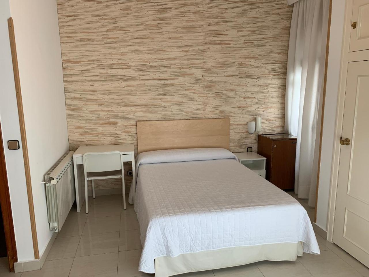 Hostal Cervantes Valdemoro Exteriör bild