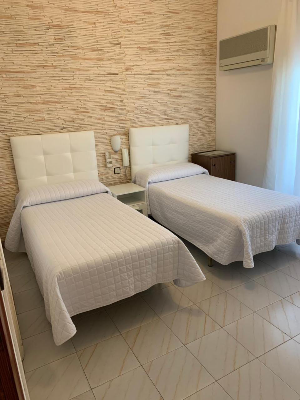 Hostal Cervantes Valdemoro Exteriör bild